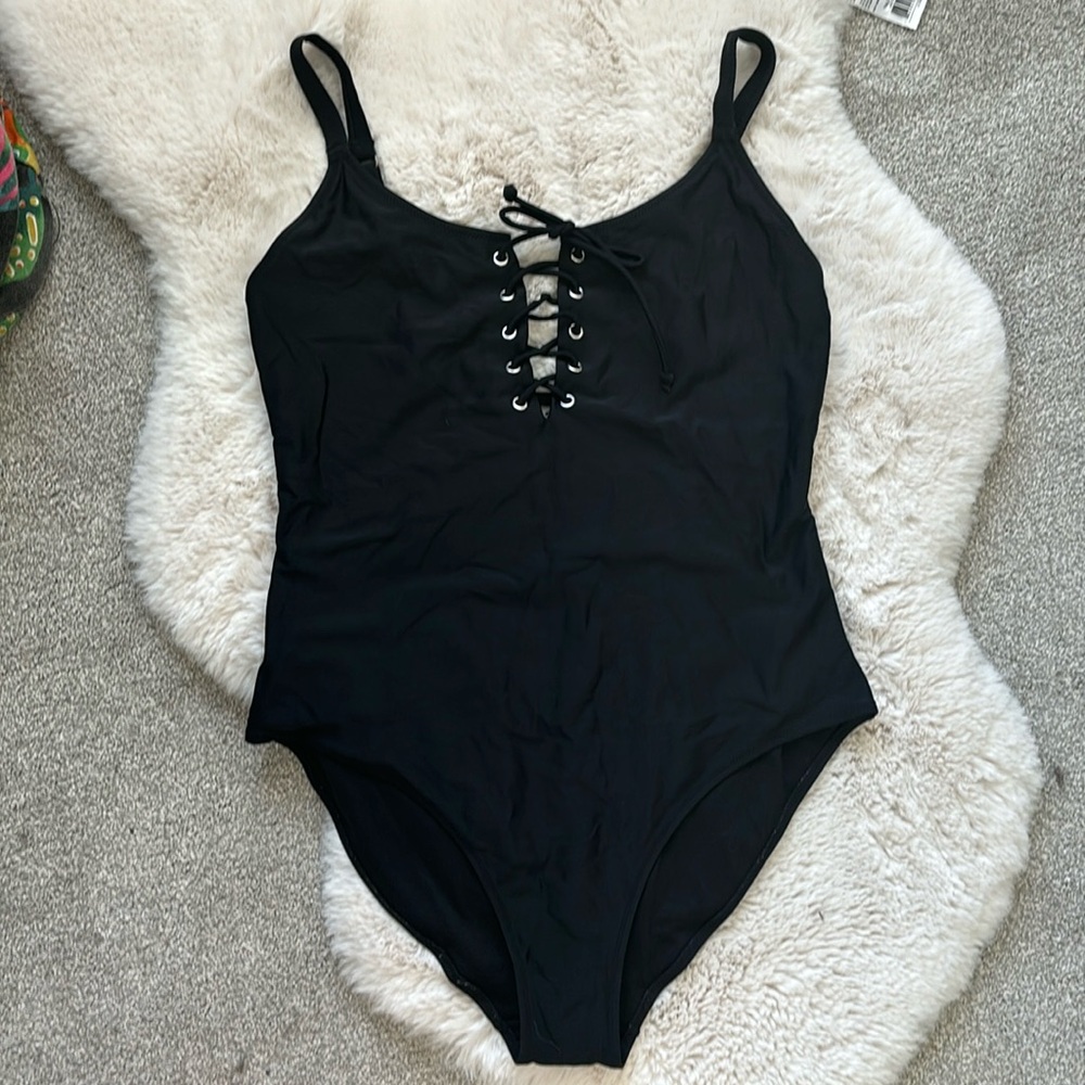 Old Navy one piece swimsuit